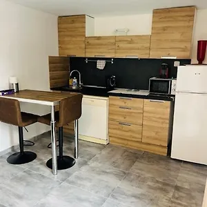 https://cavaliere-studio-4-pers.fr-provencehotel.com